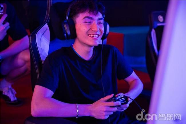 总决赛现场, 育篮球巅峰, img